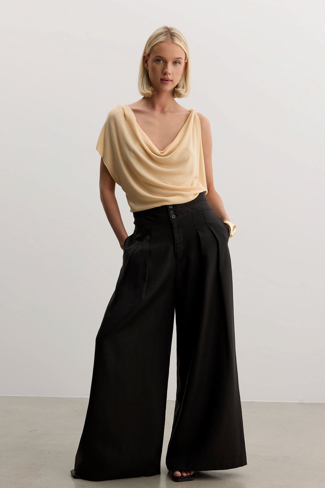 Топ (onesize (42-46RU), бежевый). Изображение № 3