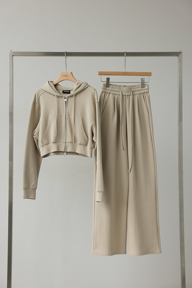 Костюм: брюки и худи (onesize (40-44RU), бежевый). Изображение № 1