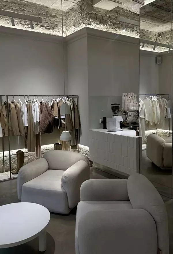 Москва, Кузнецкий мост 19, стр. 1