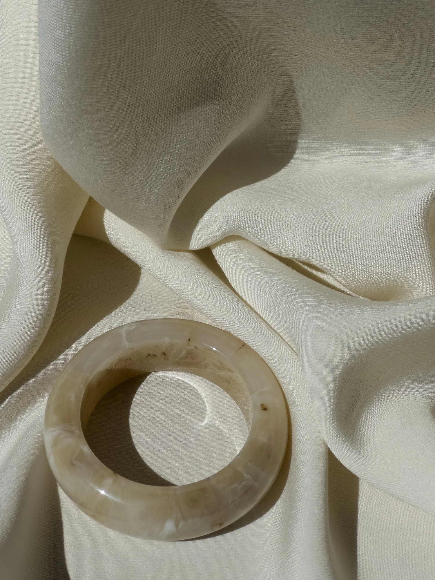 Браслет (серо-бежевый). Избражение № 3