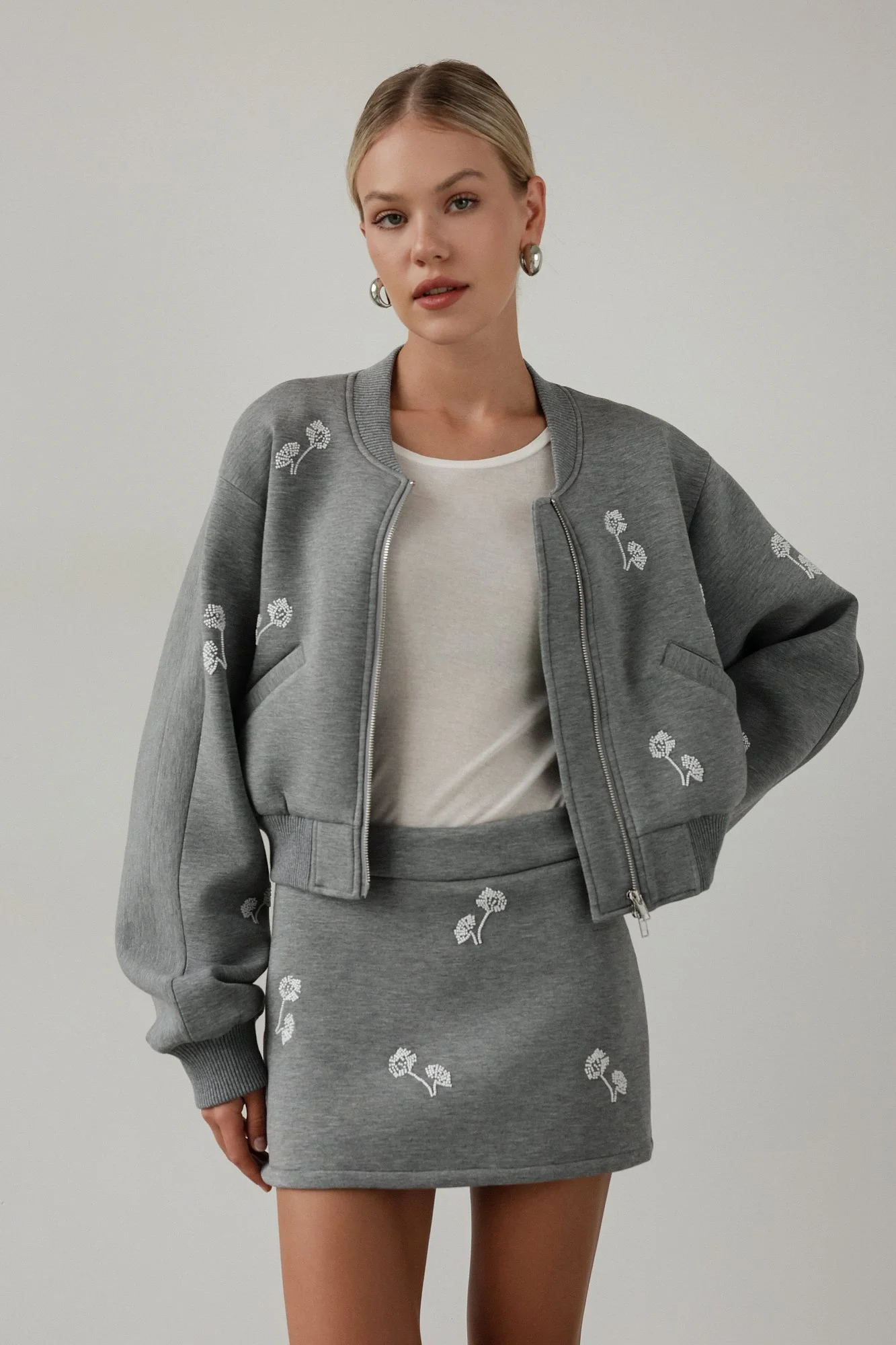 Костюм: бомбер и юбка (L (46RU), серый). Избражение № 2