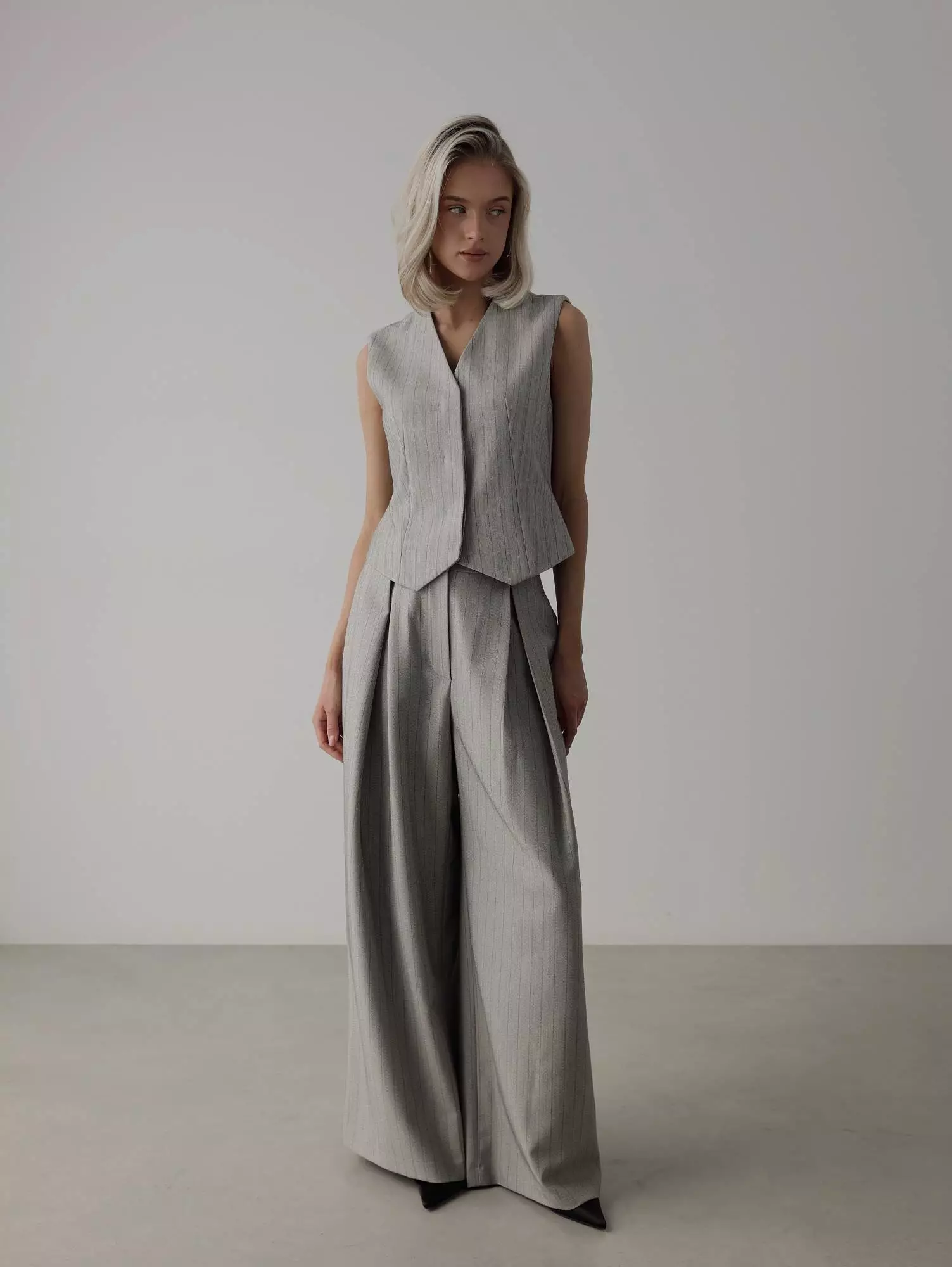 Жилет (S (42RU) серый). Избражение № 2