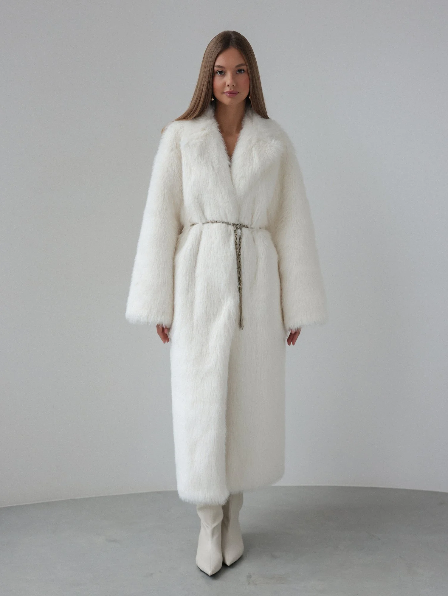 Шуба (M (44RU), молочный). Избражение № 1