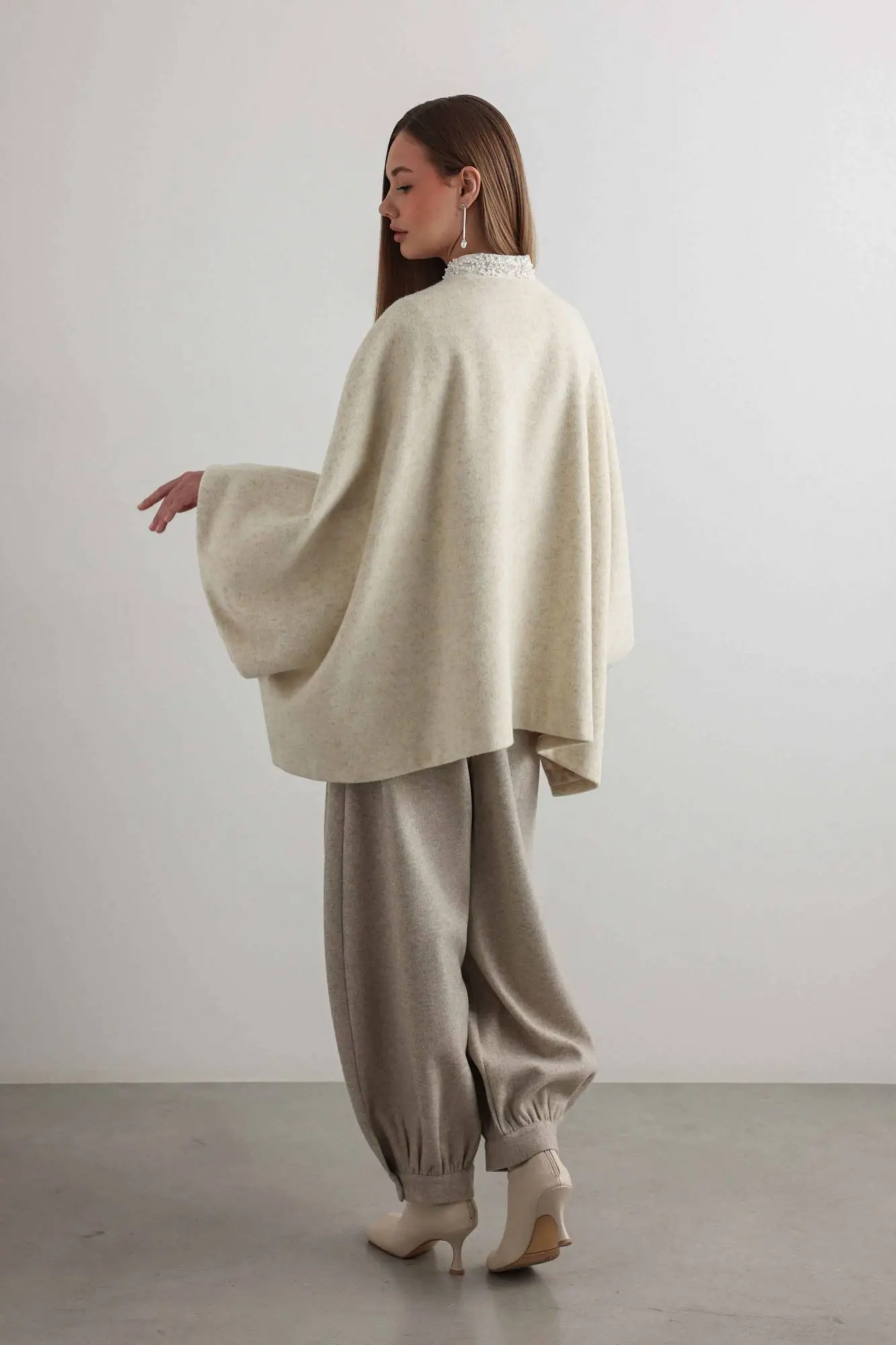 Накидка (onesize (42-46RU), светло-бежевый). Избражение № 4