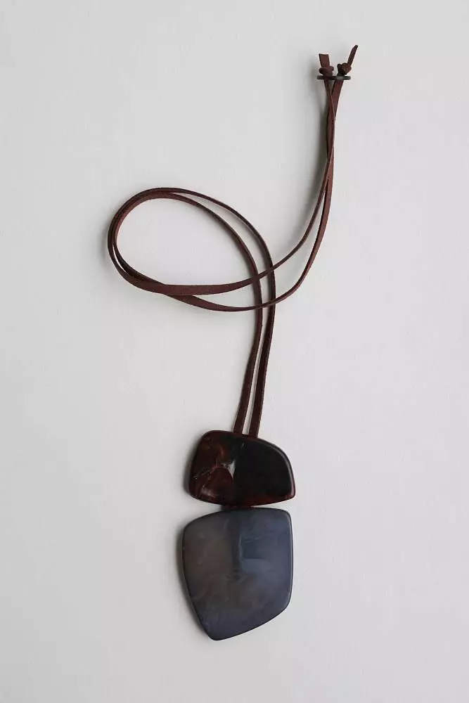 Подвеска (коричневый). Изображение № 2