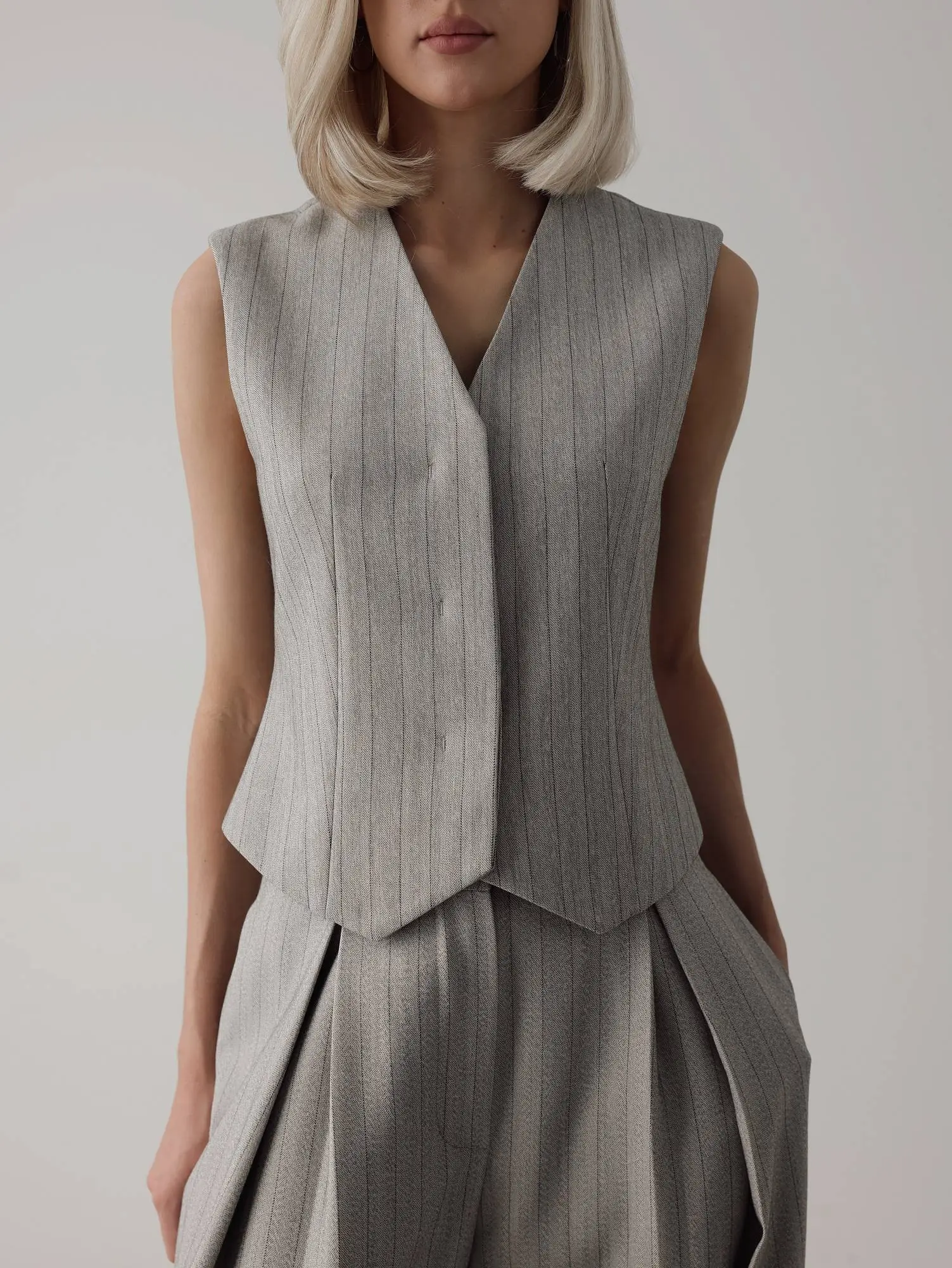 Жилет (S (42RU) серый). Избражение № 1