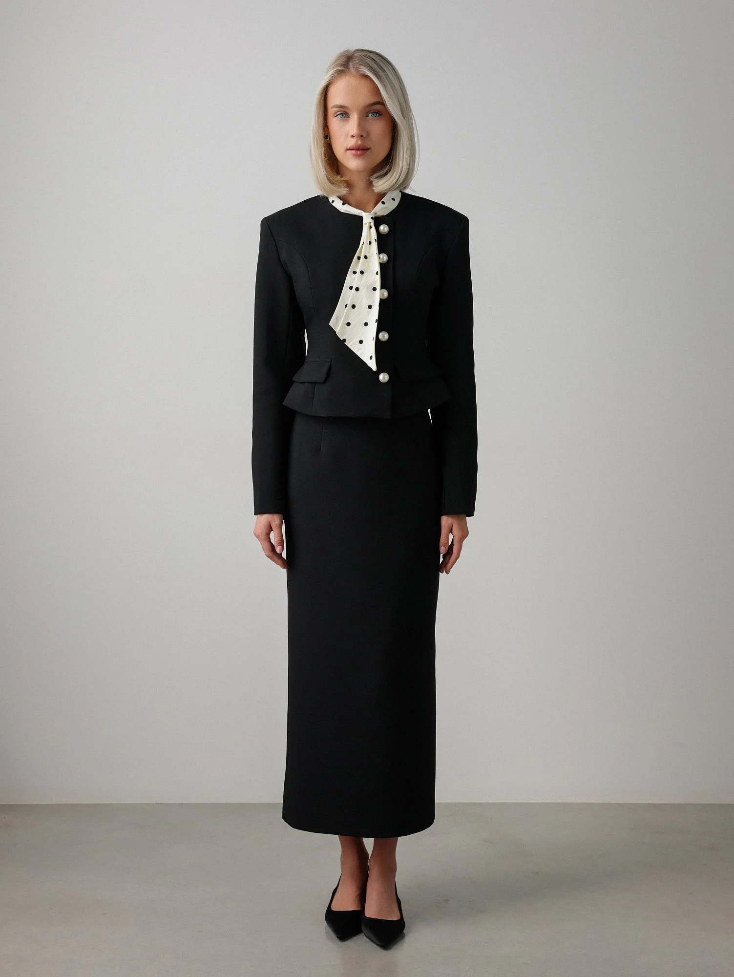 Костюм: юбка и жакет (S (42RU), чёрный). Избражение № 1