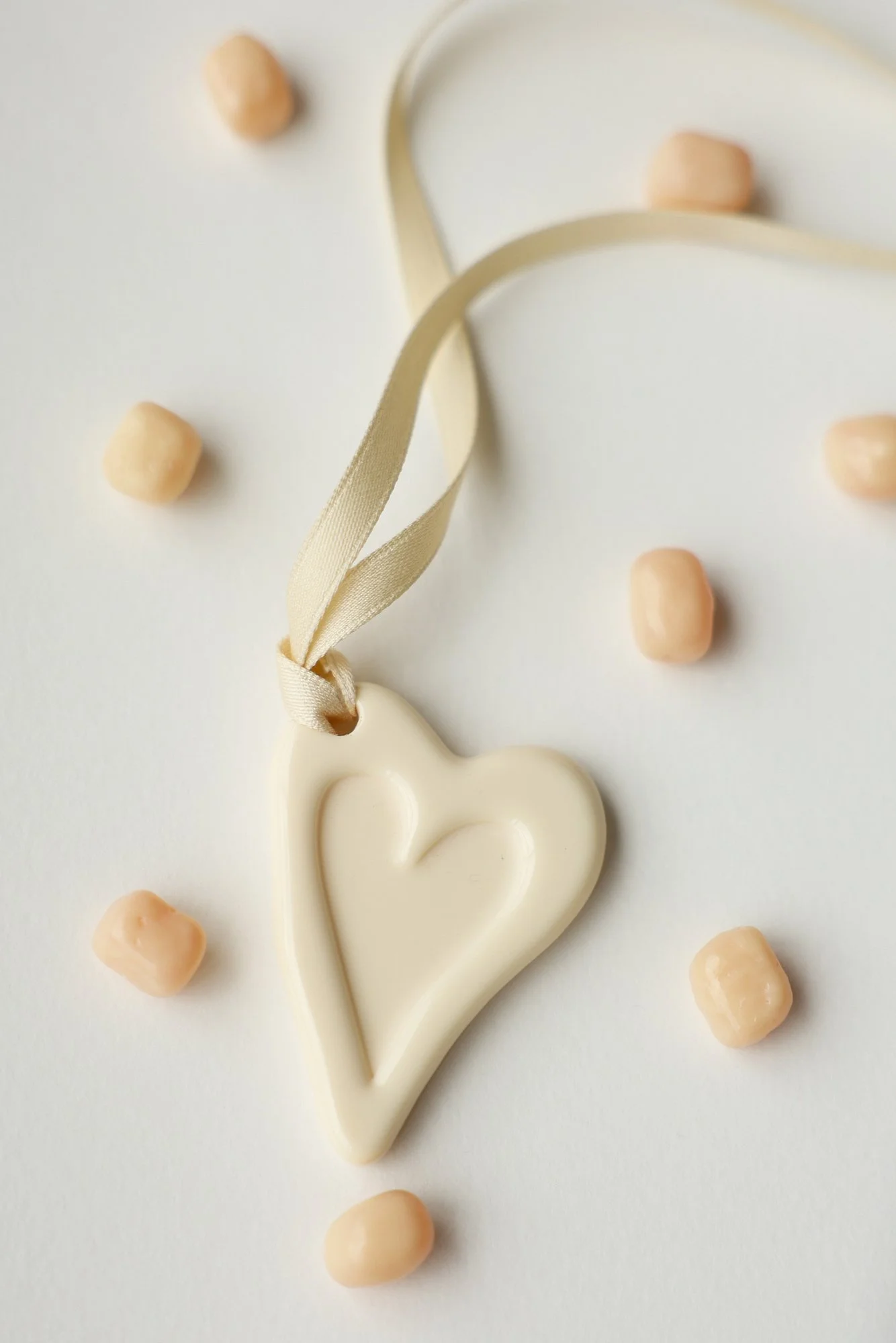 Подвеска (бежевый). Избражение № 1