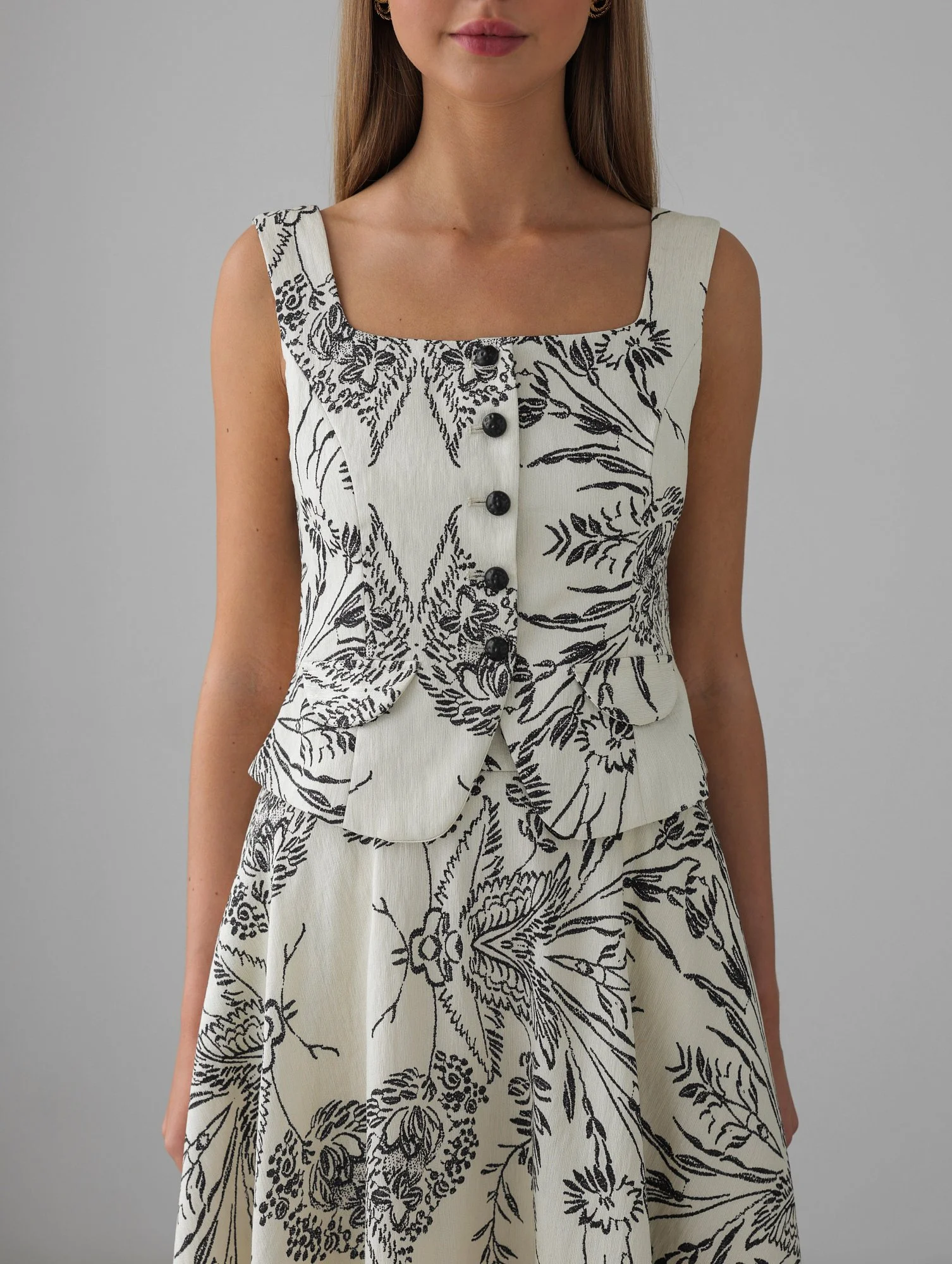 Костюм: юбка и жилет (L (46RU), чёрный). Избражение № 2