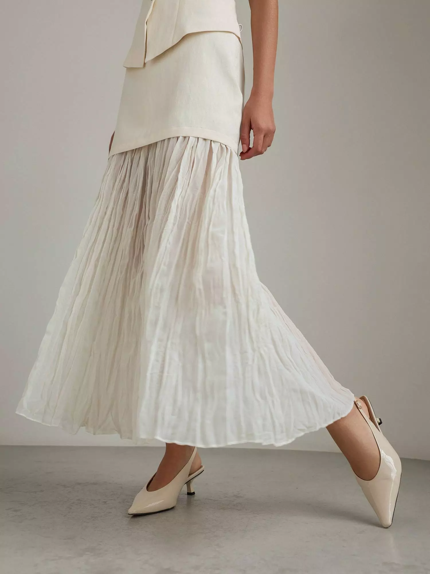 Костюм: жилет и юбка (S (42RU), светло-бежевый). Избражение № 7