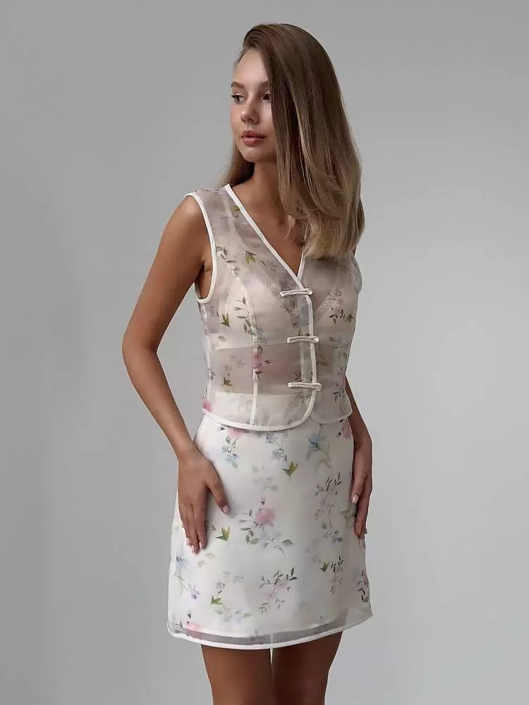 Костюм: юбка и жилет (S (42), светло-бежевый). Изображение № 1