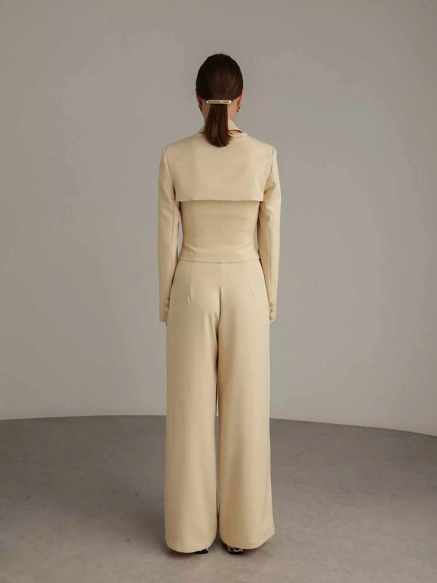 Костюм: брюки и жилет с балеро (L (46RU), светло-песочный). Избражение № 7