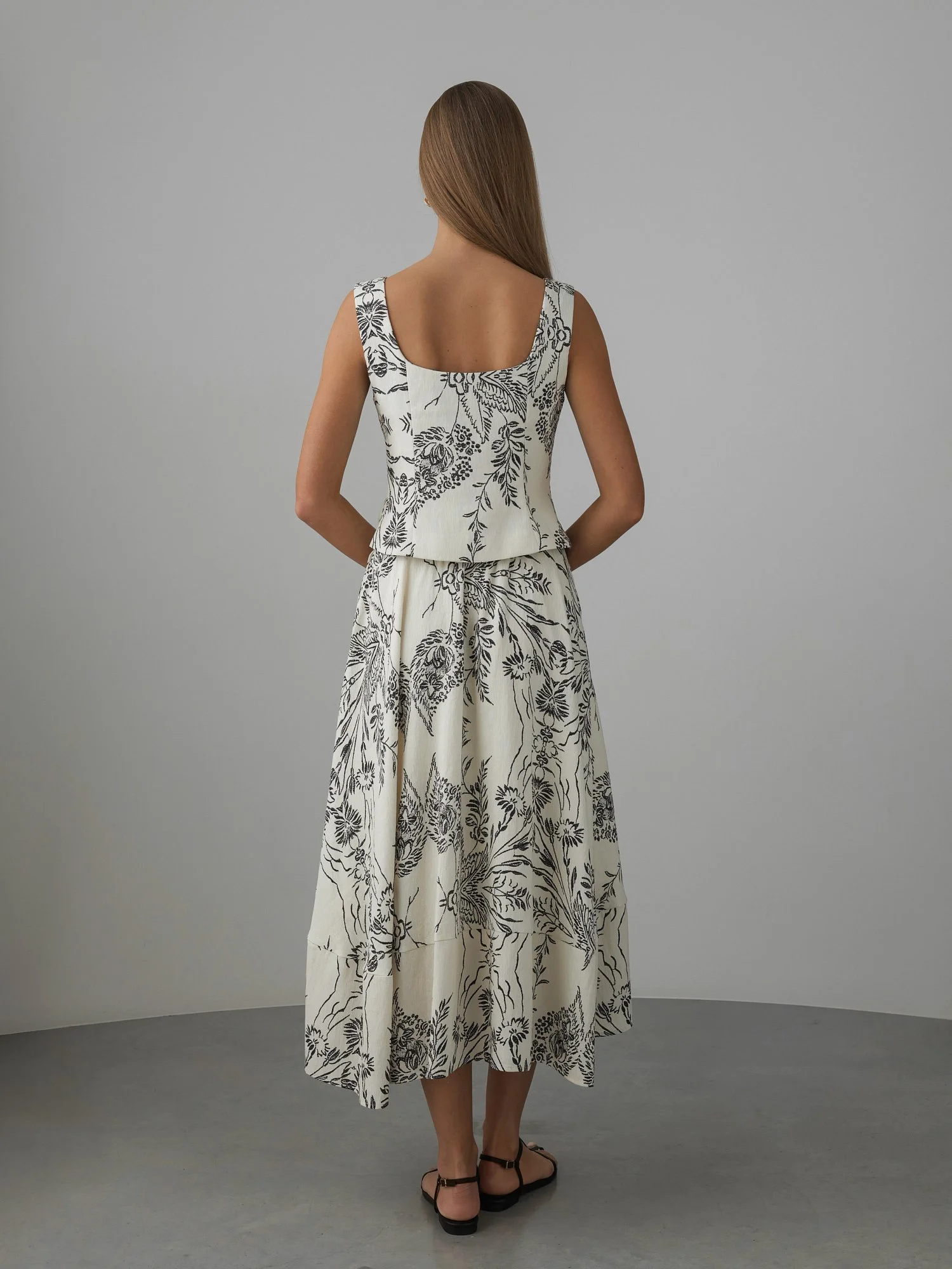 Костюм: юбка и жилет (L (46RU), чёрный). Избражение № 5