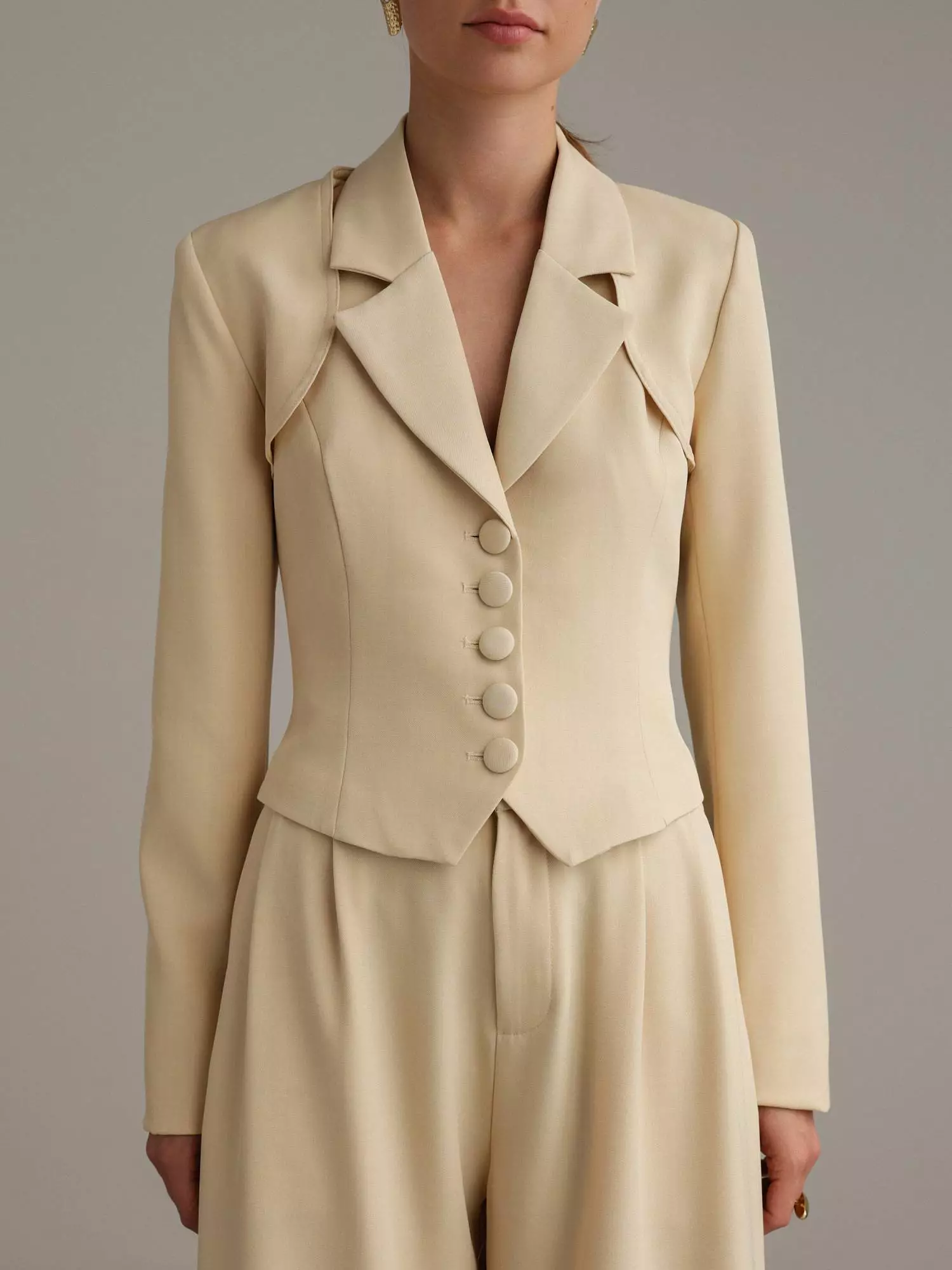 Костюм: брюки и жилет с балеро (L (46RU), светло-песочный). Избражение № 2