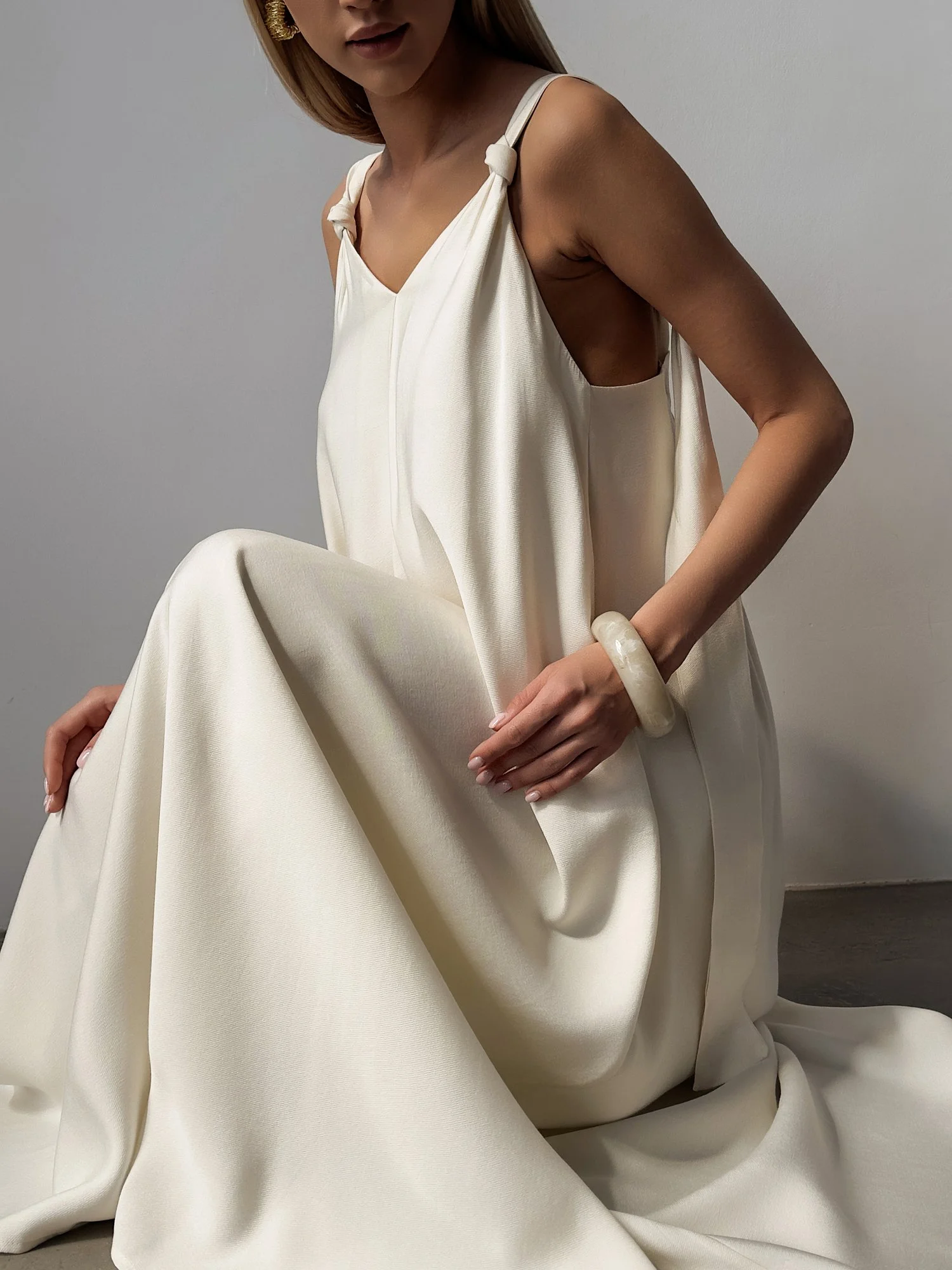 Браслет (серо-бежевый). Избражение № 2