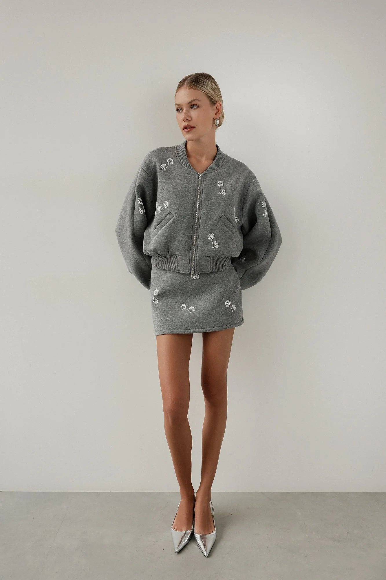 Костюм: бомбер и юбка (L (46RU), серый). Избражение № 1
