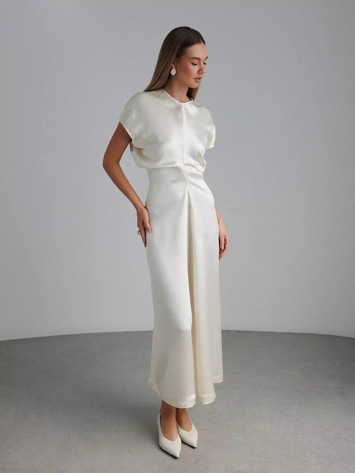 Платье (S (42RU), кремовый). Избражение № 1