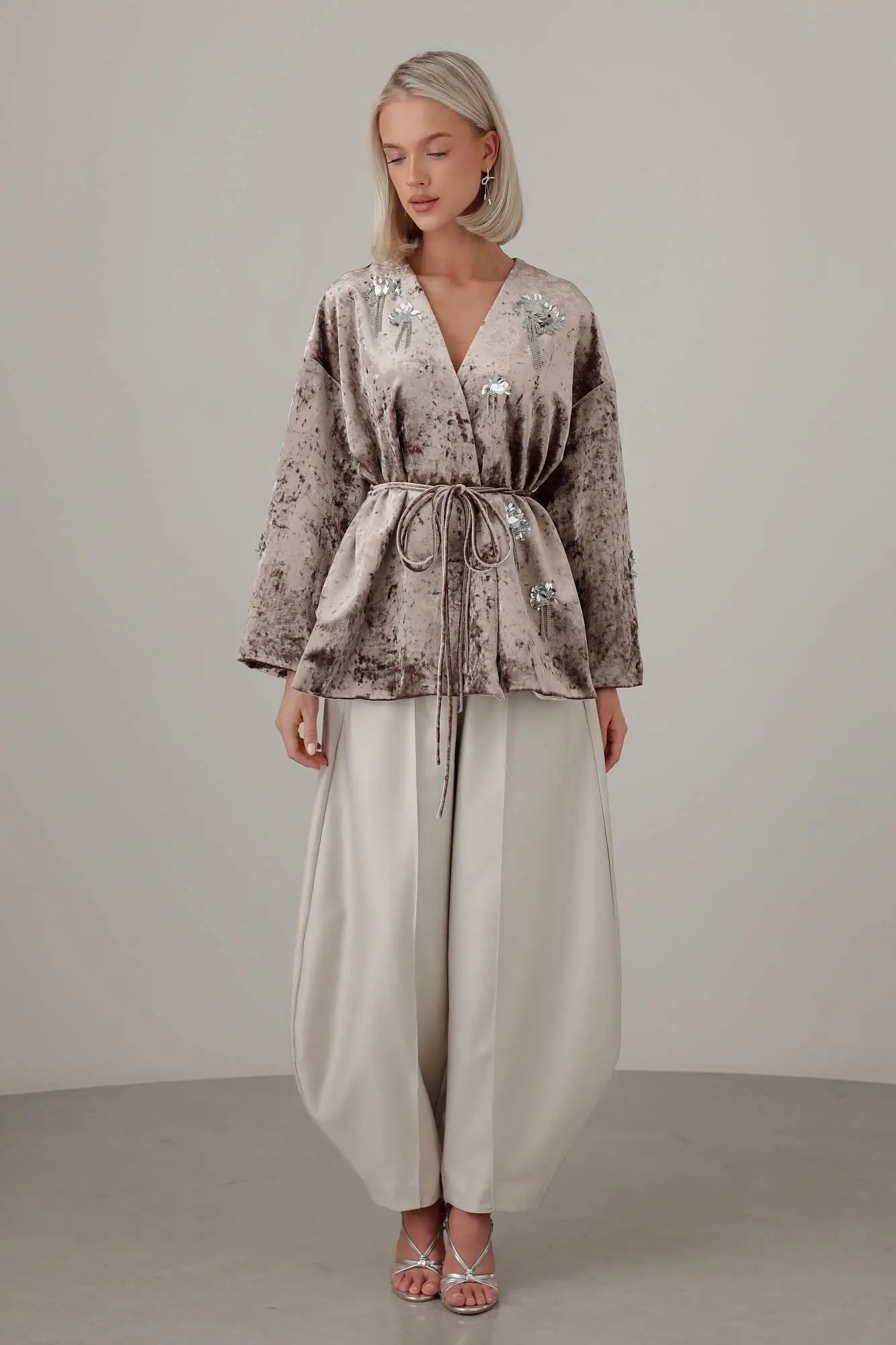 Брюки (S (42RU), светло-серый). Избражение № 1