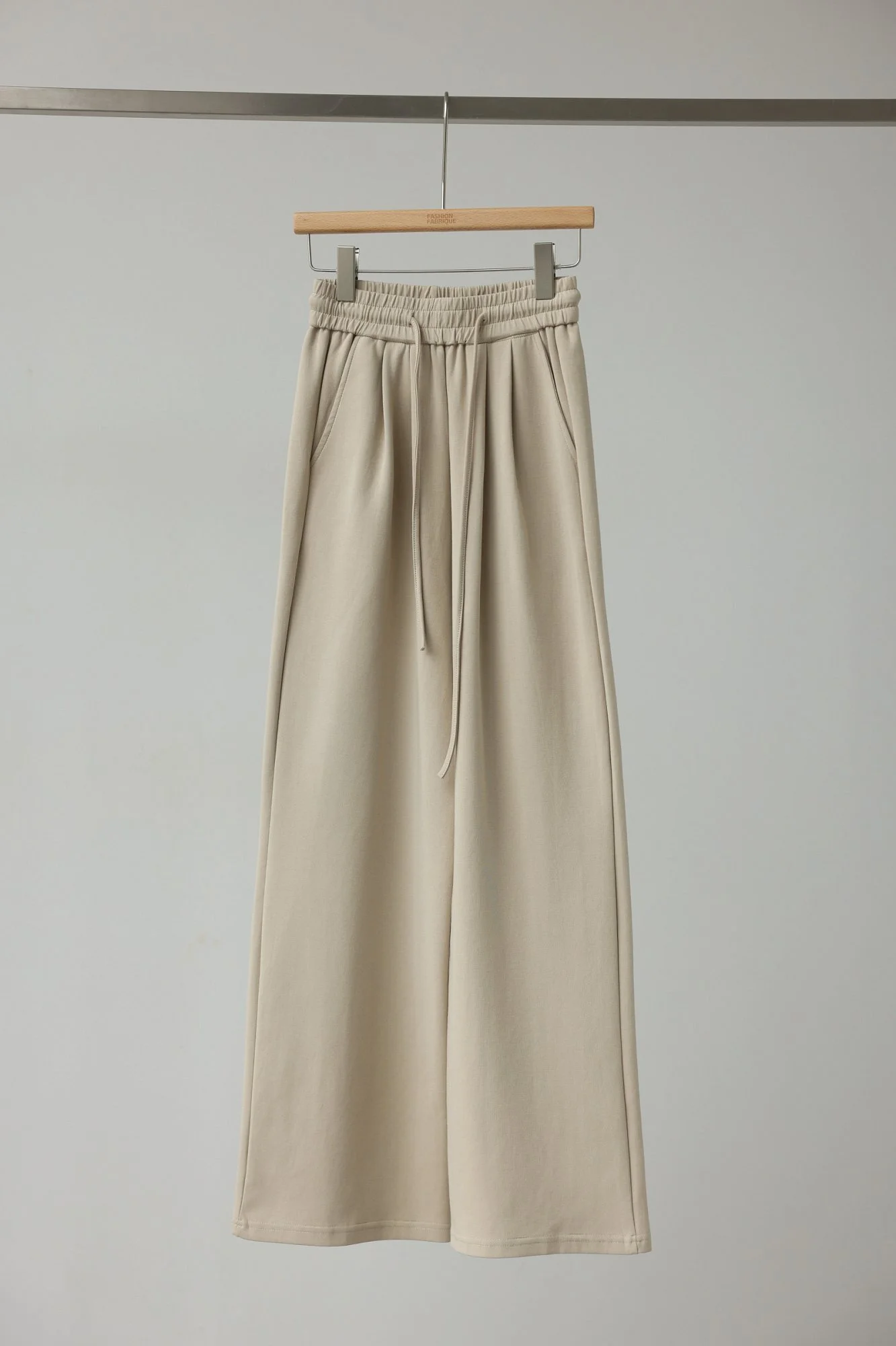 Костюм: брюки и худи (onesize (40-44RU), бежевый). Изображение № 4
