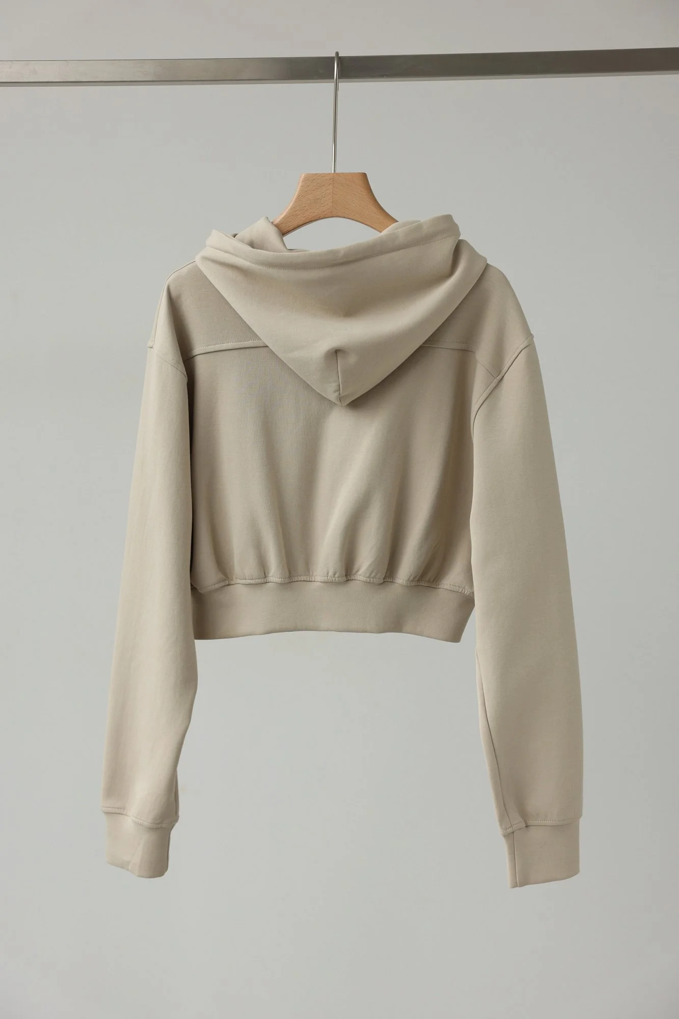 Костюм: брюки и худи (onesize (40-44RU), бежевый). Изображение № 6