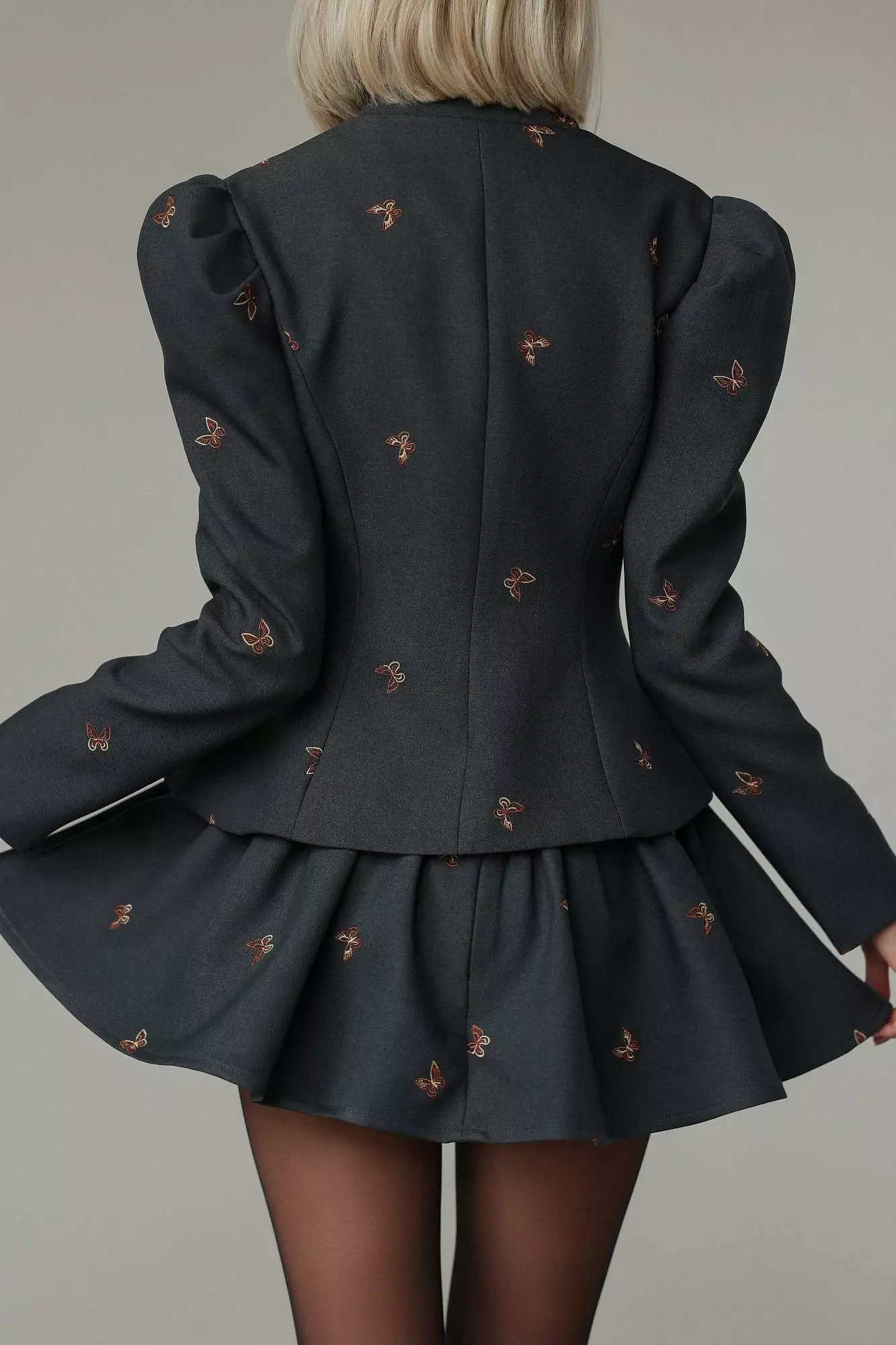 Костюм: жакет и юбка (S (40RU), серый). Избражение № 6