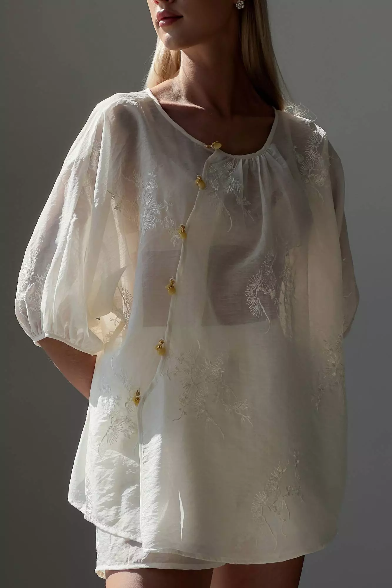 Костюм: блузка и шорты (M (44), молочный). Избражение № 2