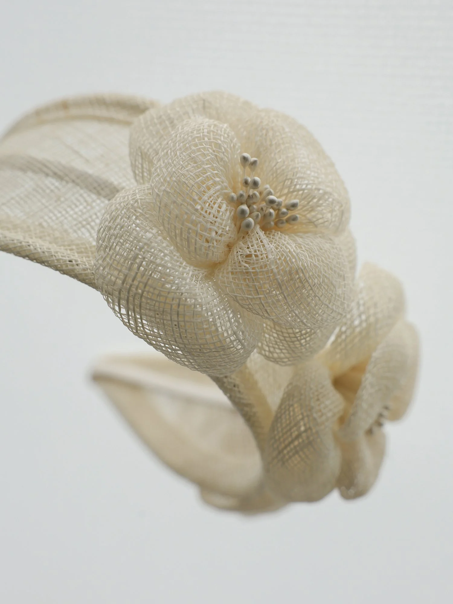 Украшения для волос (светло-бежевый). Избражение № 3