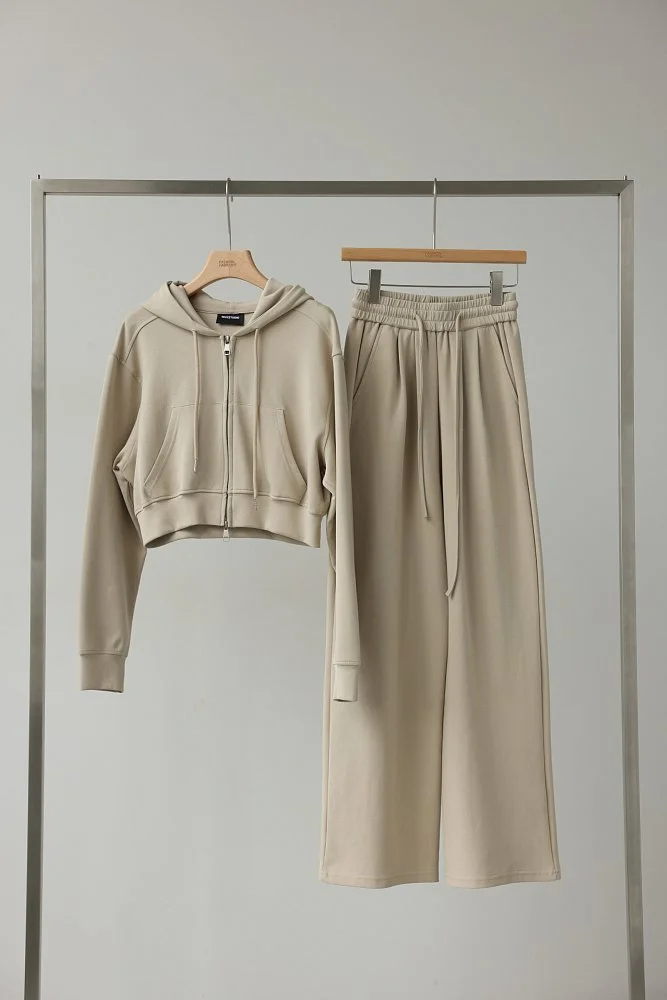 Костюм: брюки и худи (onesize (40-44RU), бежевый). Изображение № 1