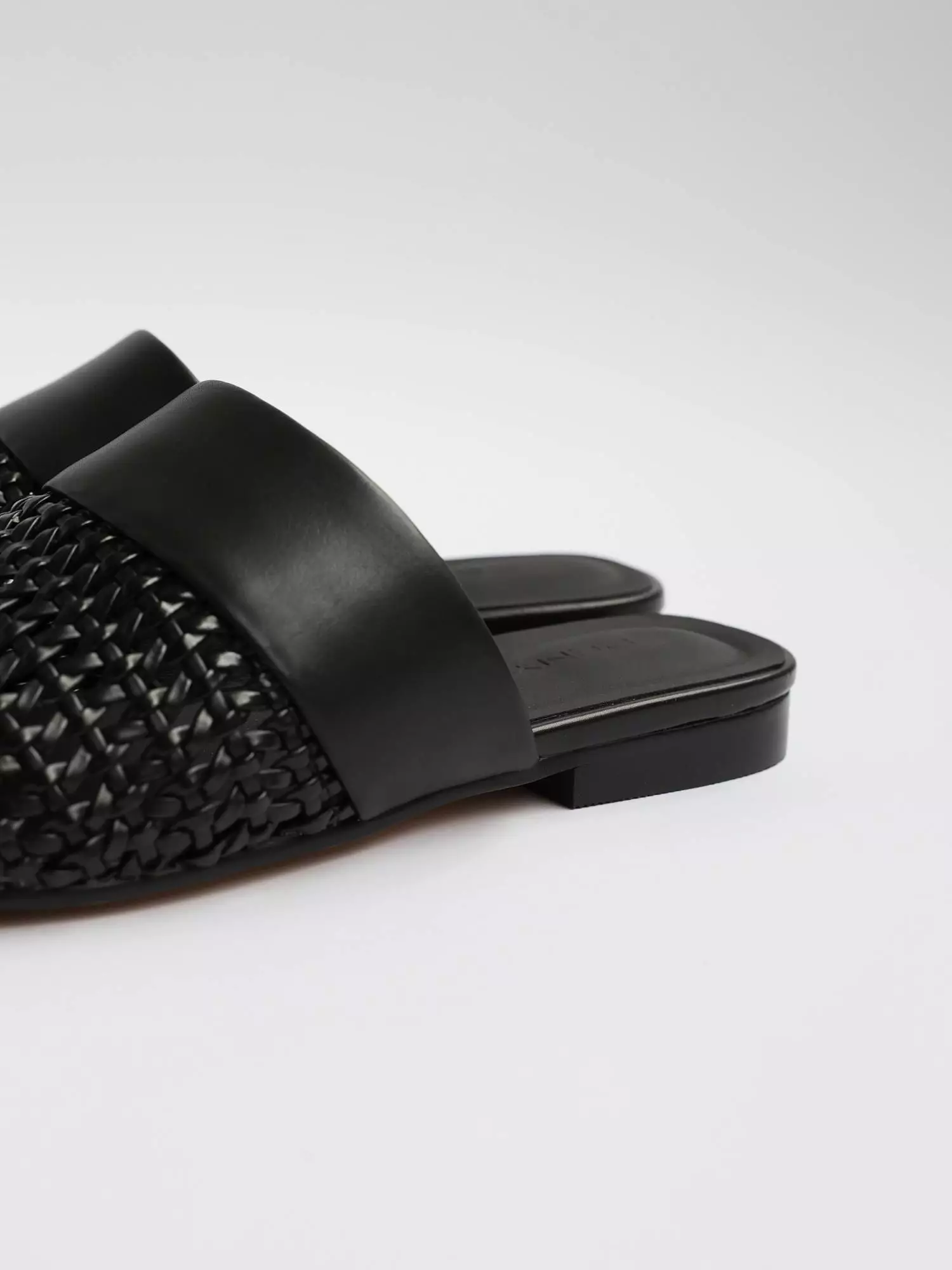 Сабо (38, чёрный). Избражение № 4